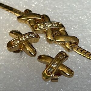 AVON VINTAGE “Kiss” Earrings & Bracelet Set Gold Tone EUC